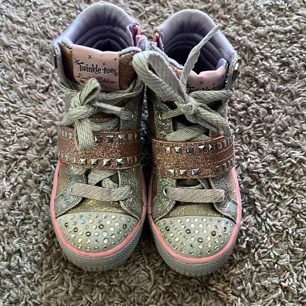 ⭐️Sketchers Twinkle Toes⭐️